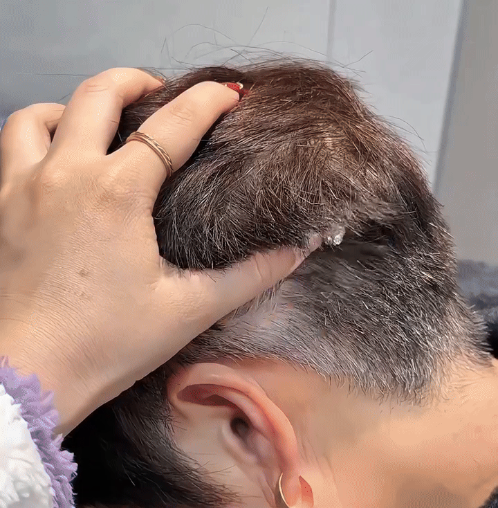 Instant Hair Dye Stick | قلم صبغة الشعر الفوري مع مشط مدمج